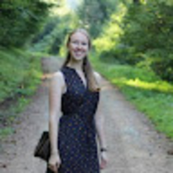 Meet your Posher, Anna - Picture 1 of 1